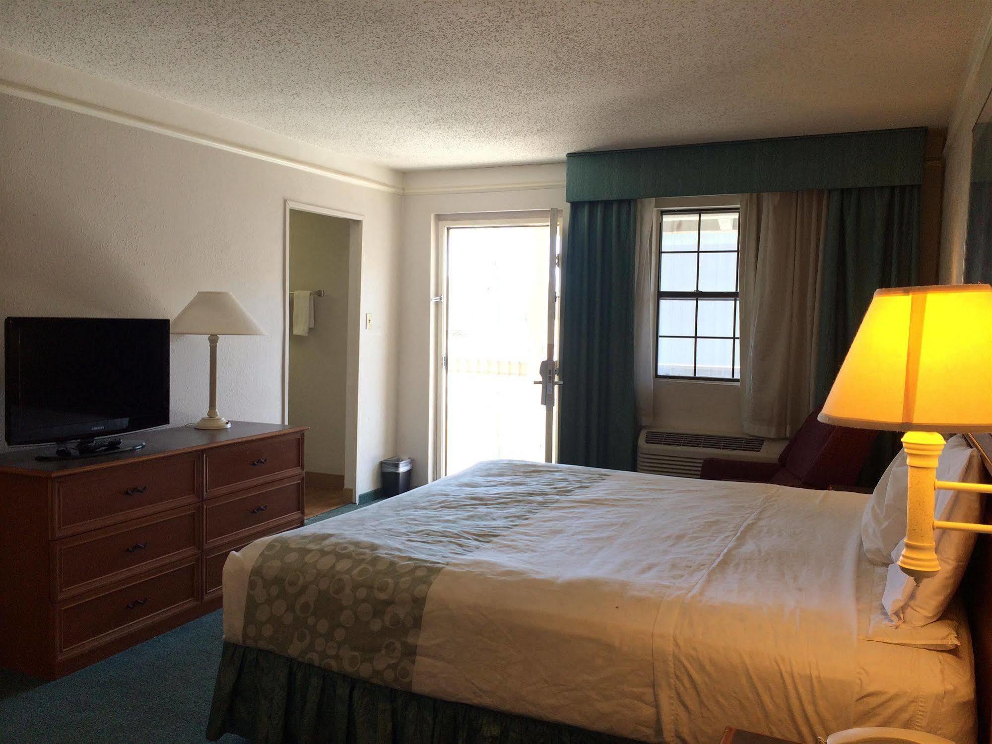 Hemp Inn Oklahoma City South Exteriör bild