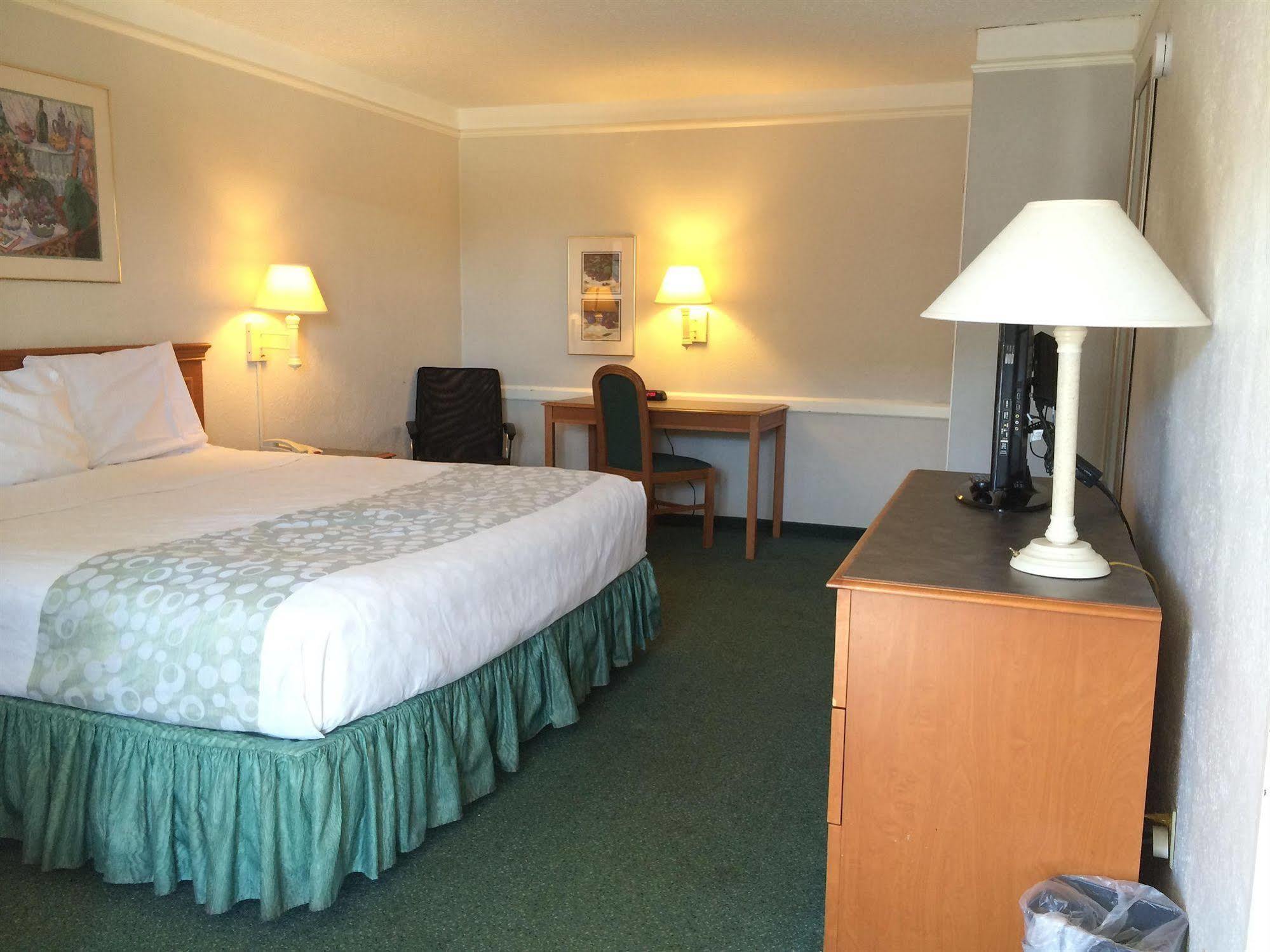 Hemp Inn Oklahoma City South Exteriör bild