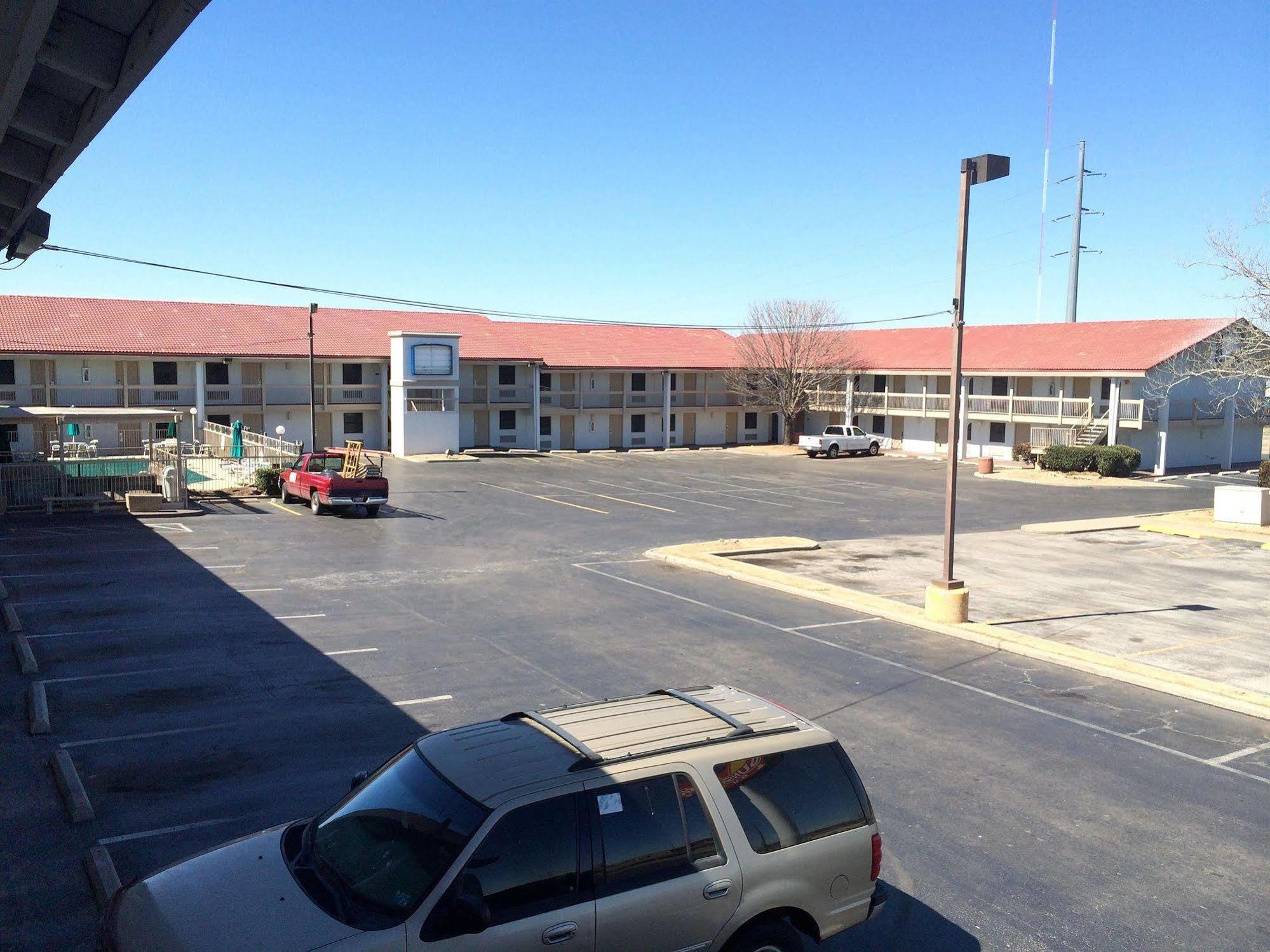 Hemp Inn Oklahoma City South Exteriör bild